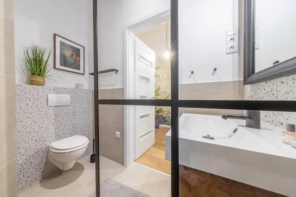 Ruby 3-Bedroom Best Location Budapest