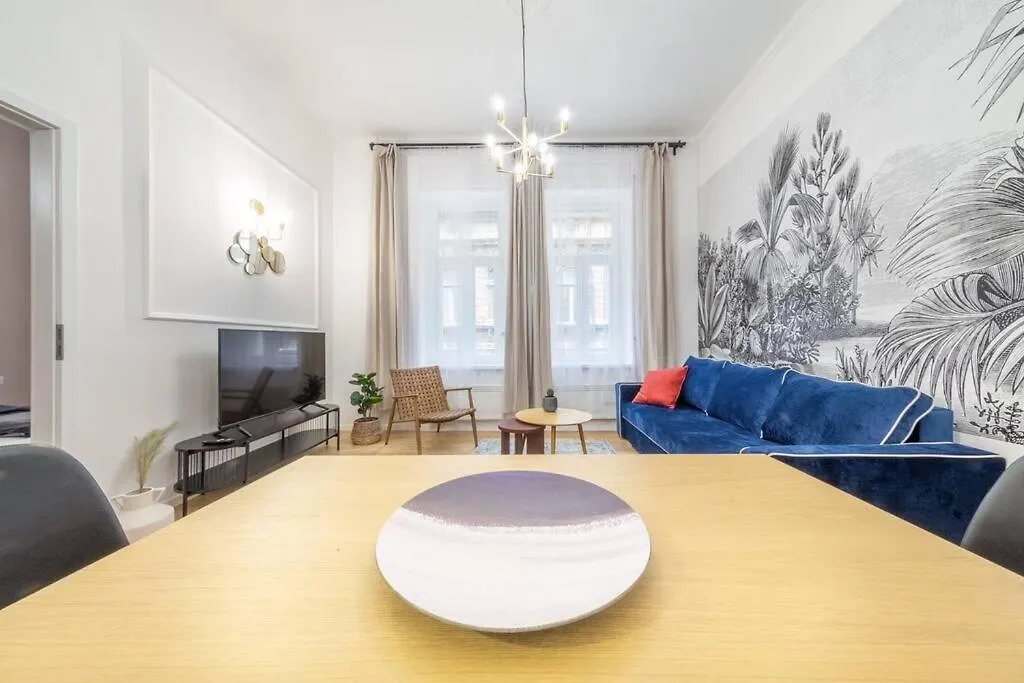 Ruby 3-Bedroom Best Location Budapest 0*,