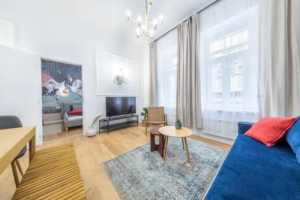 Ruby 3-Bedroom Best Location Budapest