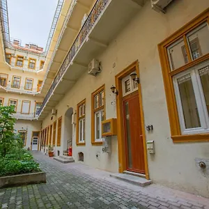  Appartamento Cute Gallery Flat In Dob Str, Mars
